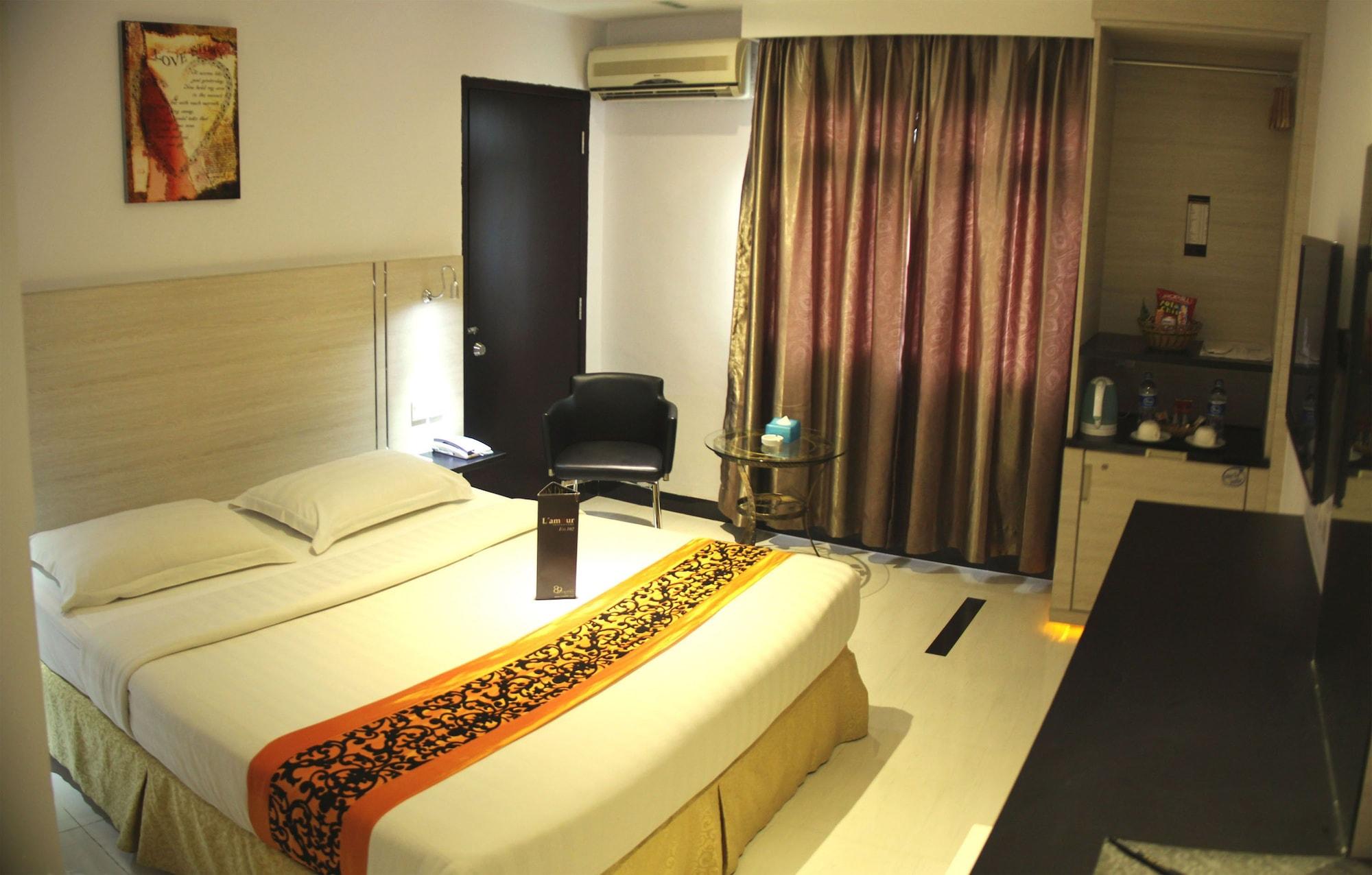89 Hotel Batam Exteriör bild