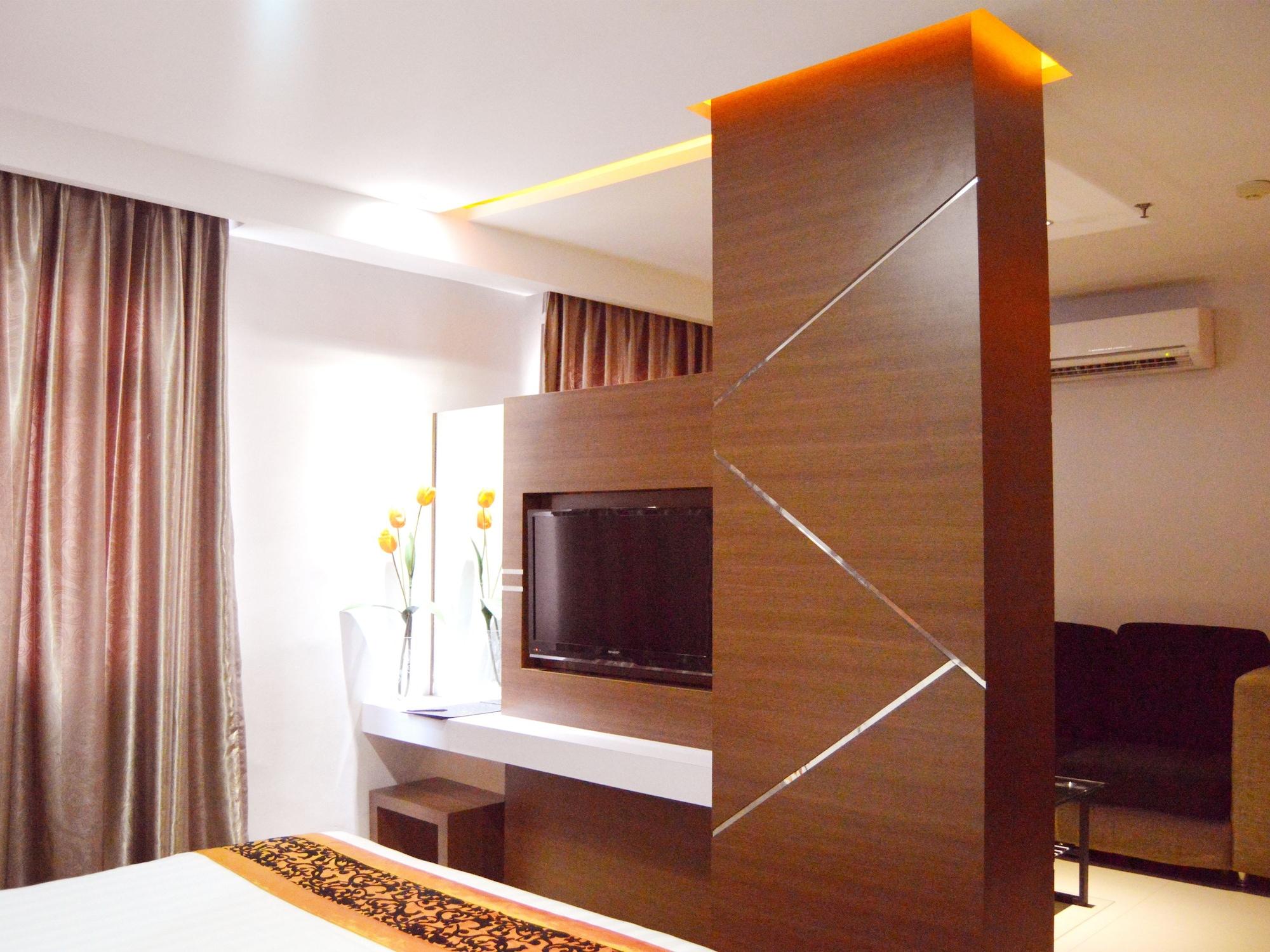 89 Hotel Batam Exteriör bild