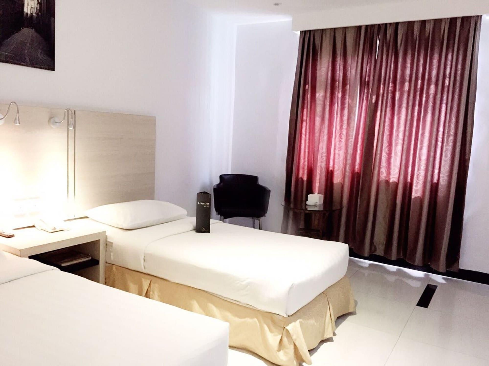 89 Hotel Batam Exteriör bild