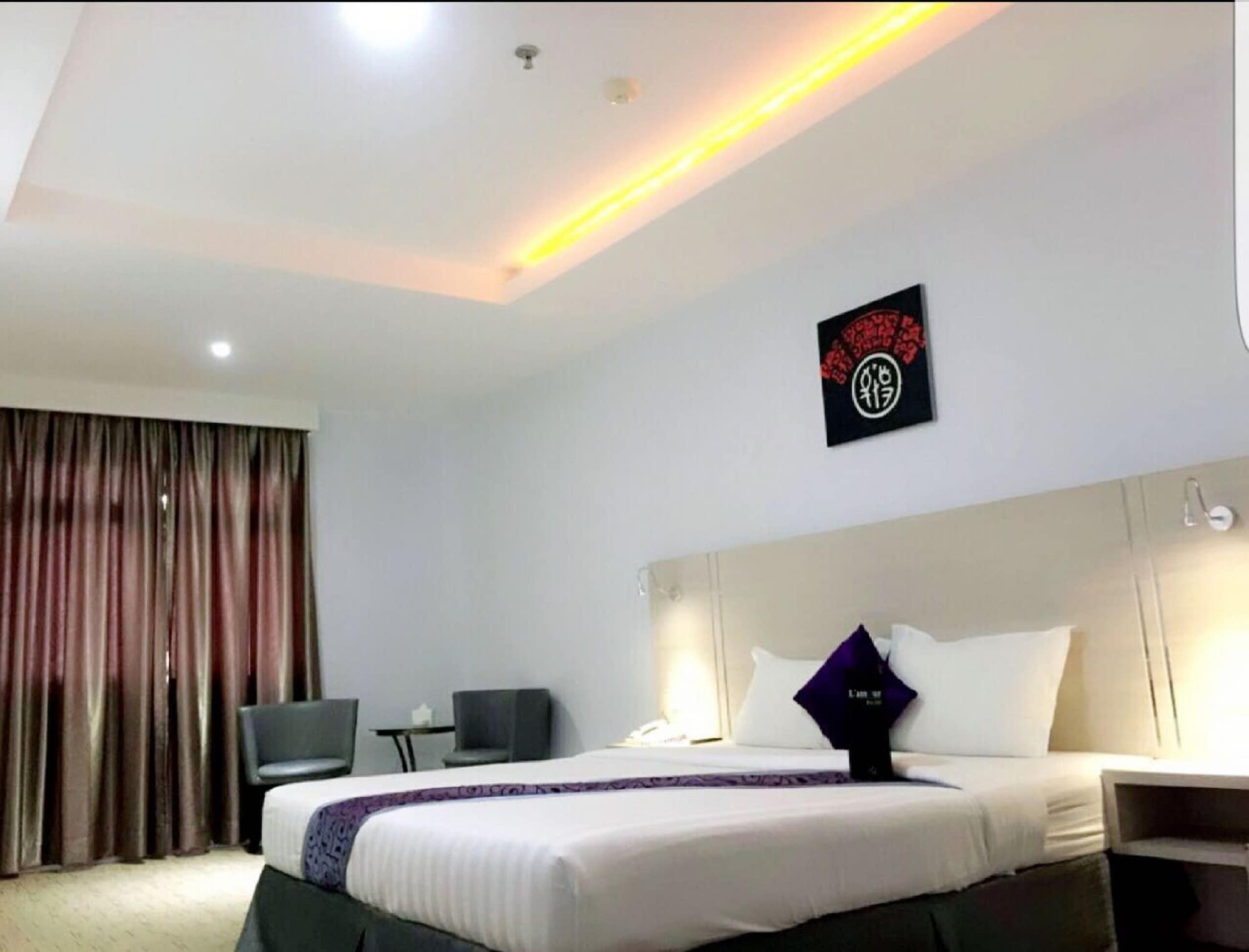 89 Hotel Batam Exteriör bild